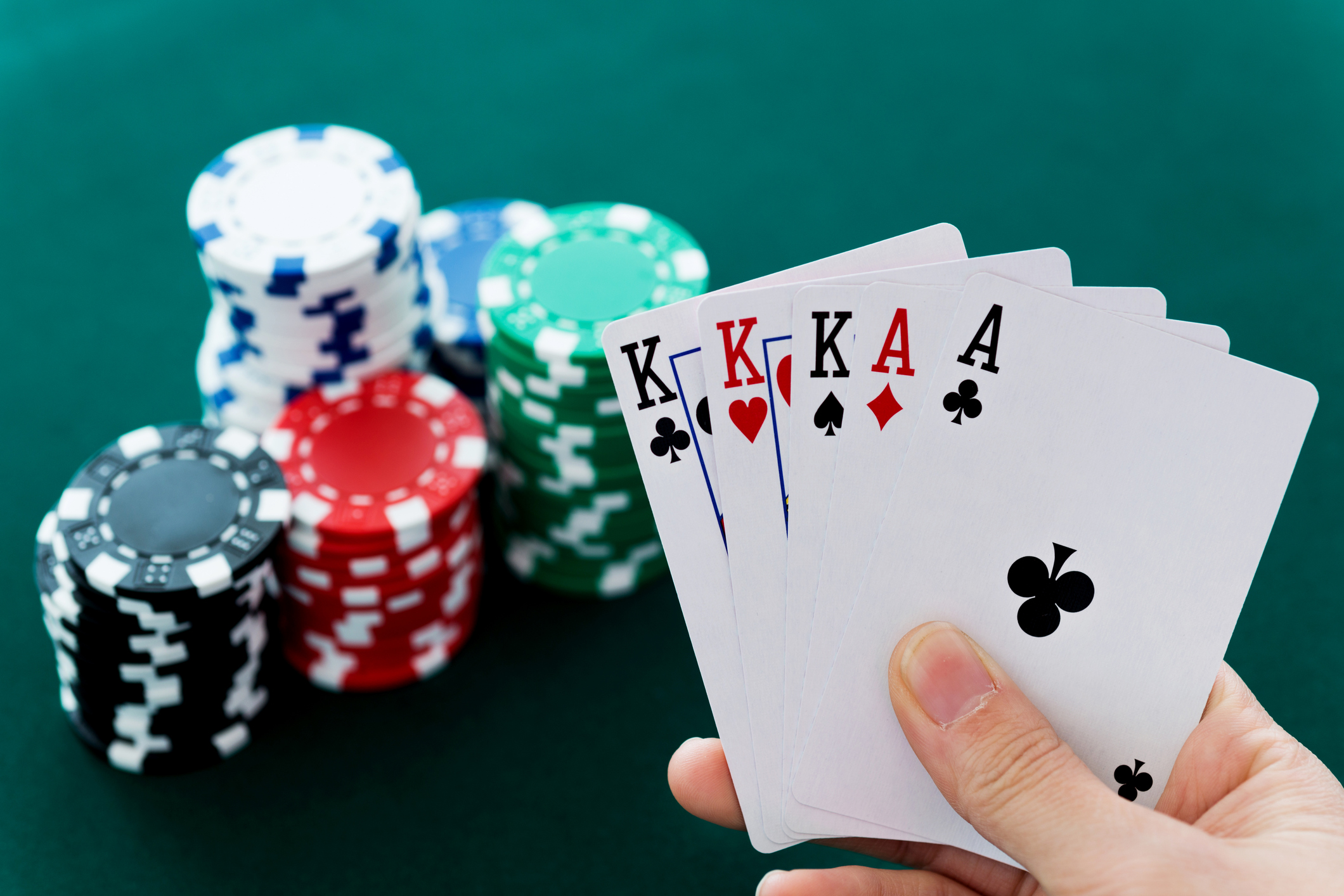 Trik Menghasilkan Banyak Uang Bermain di Situs Poker On line Terpercaya -  eMove360°